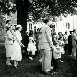 Image description is not available for 1957.035